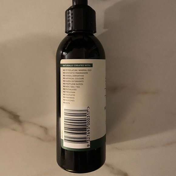 Sukin Signature Foaming Facial Cleanser - Picture 4 of 4